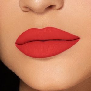 NWOT Kylie Mini Liquid Lipstick in Boss❤️💄